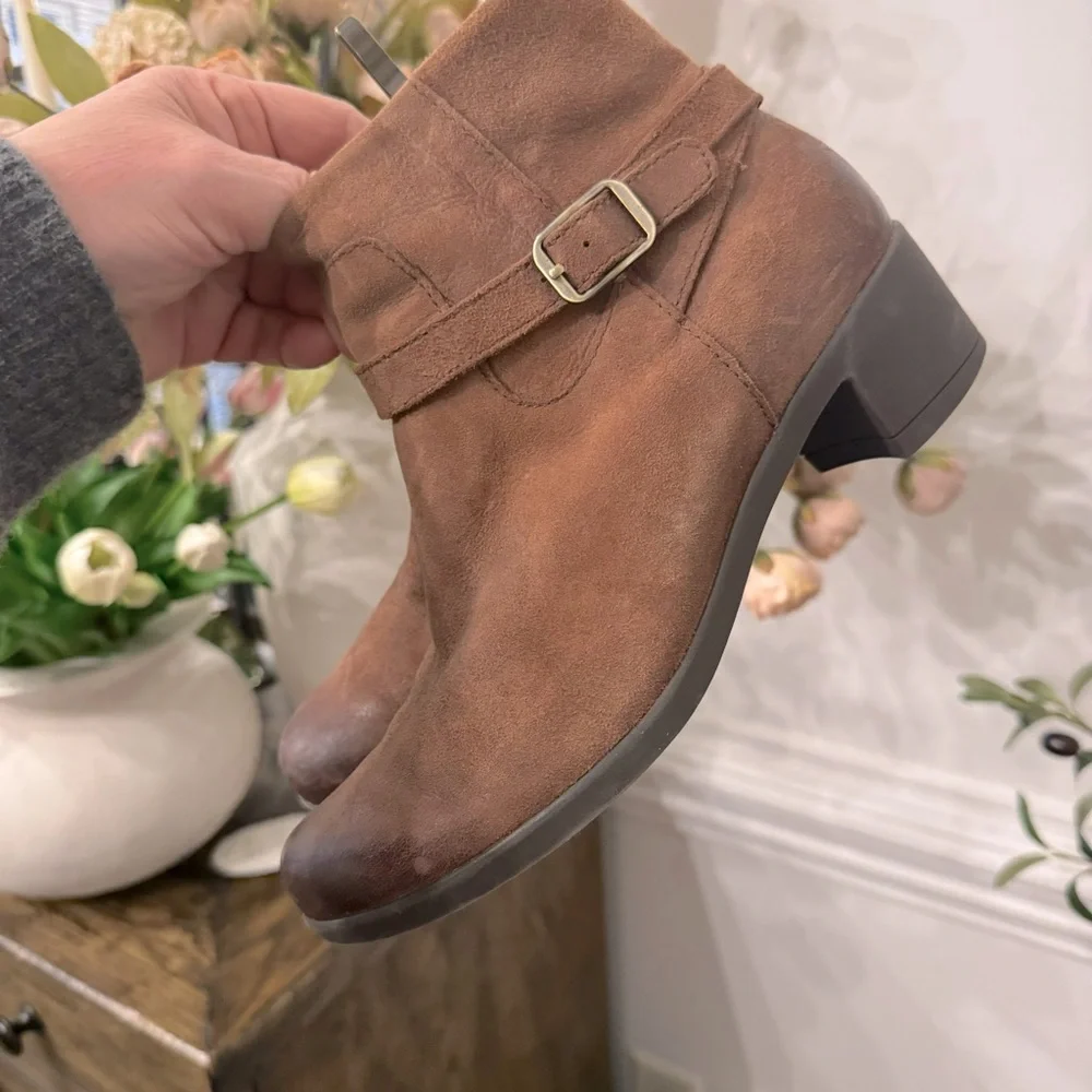 Dansko Cagney Bootie Womens 37 Brown Leather Buckle